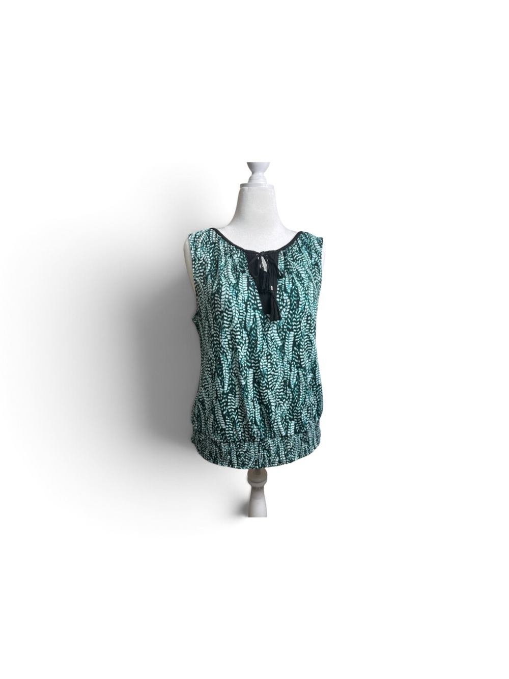 White House Black Market Green Patterned Sleeveless Camisole size large